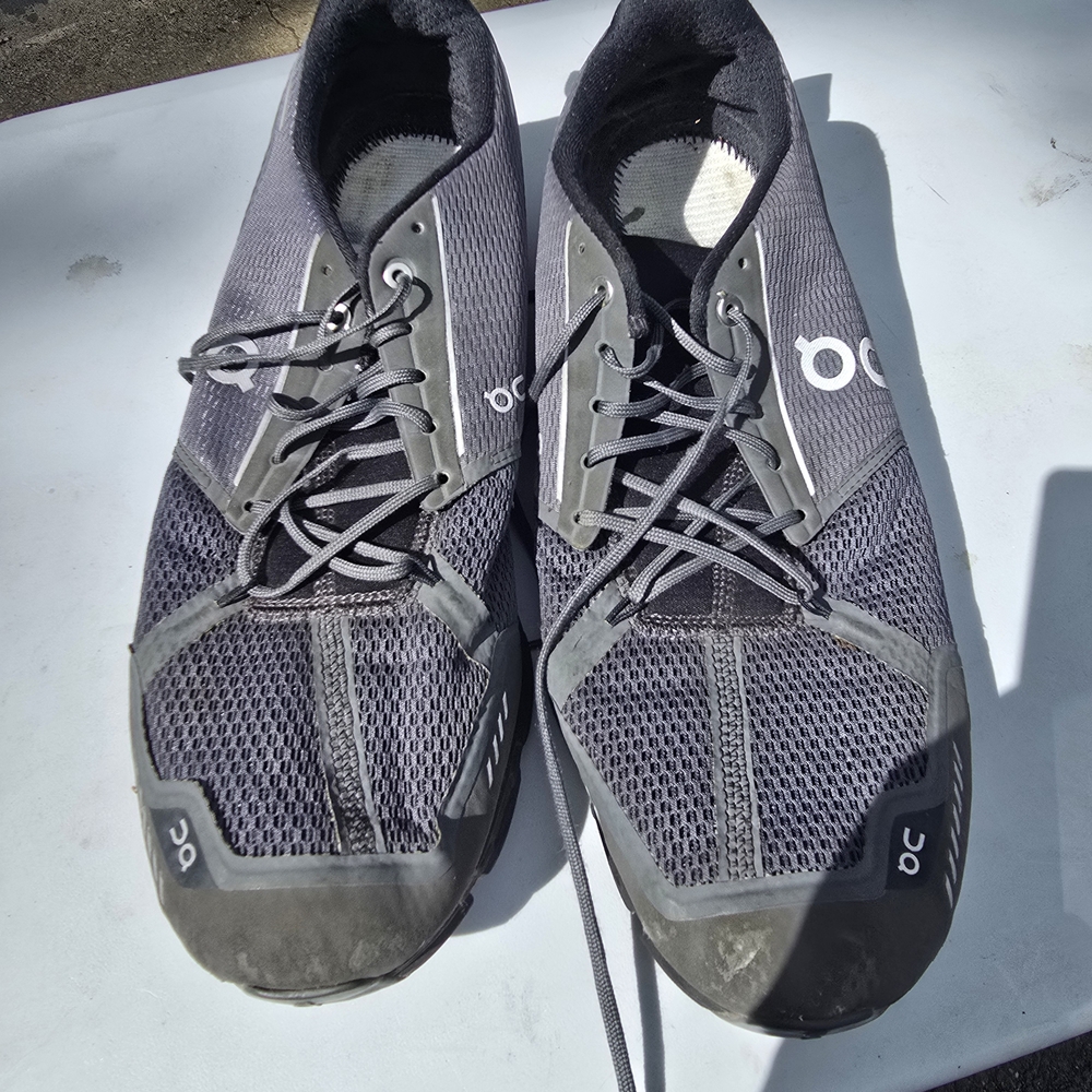 On Running Men's Athletic Shoes in Black and Gray
